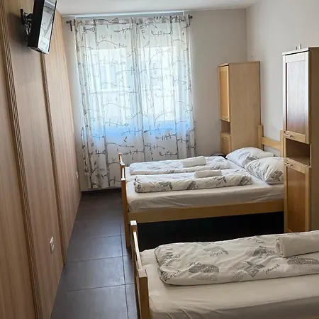 Hostel Moving-3